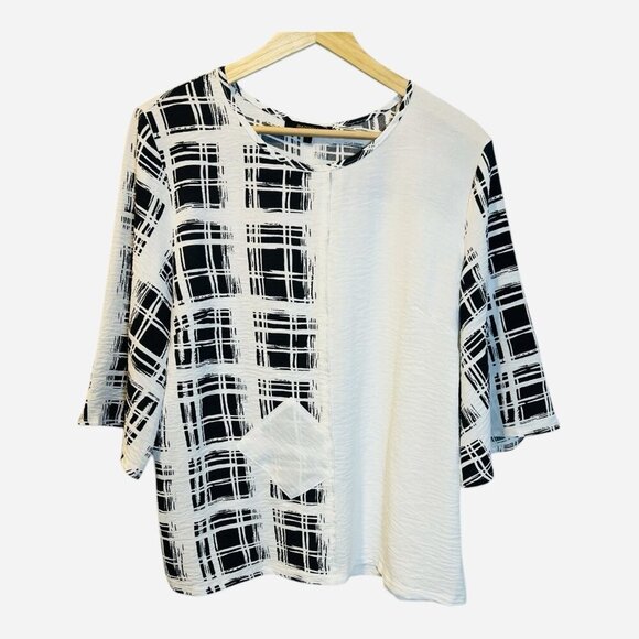 Radzoli Tops - Radzoli Women’s Mixed Media Black White Top Size Small Lightweight 3/4 Sleeve